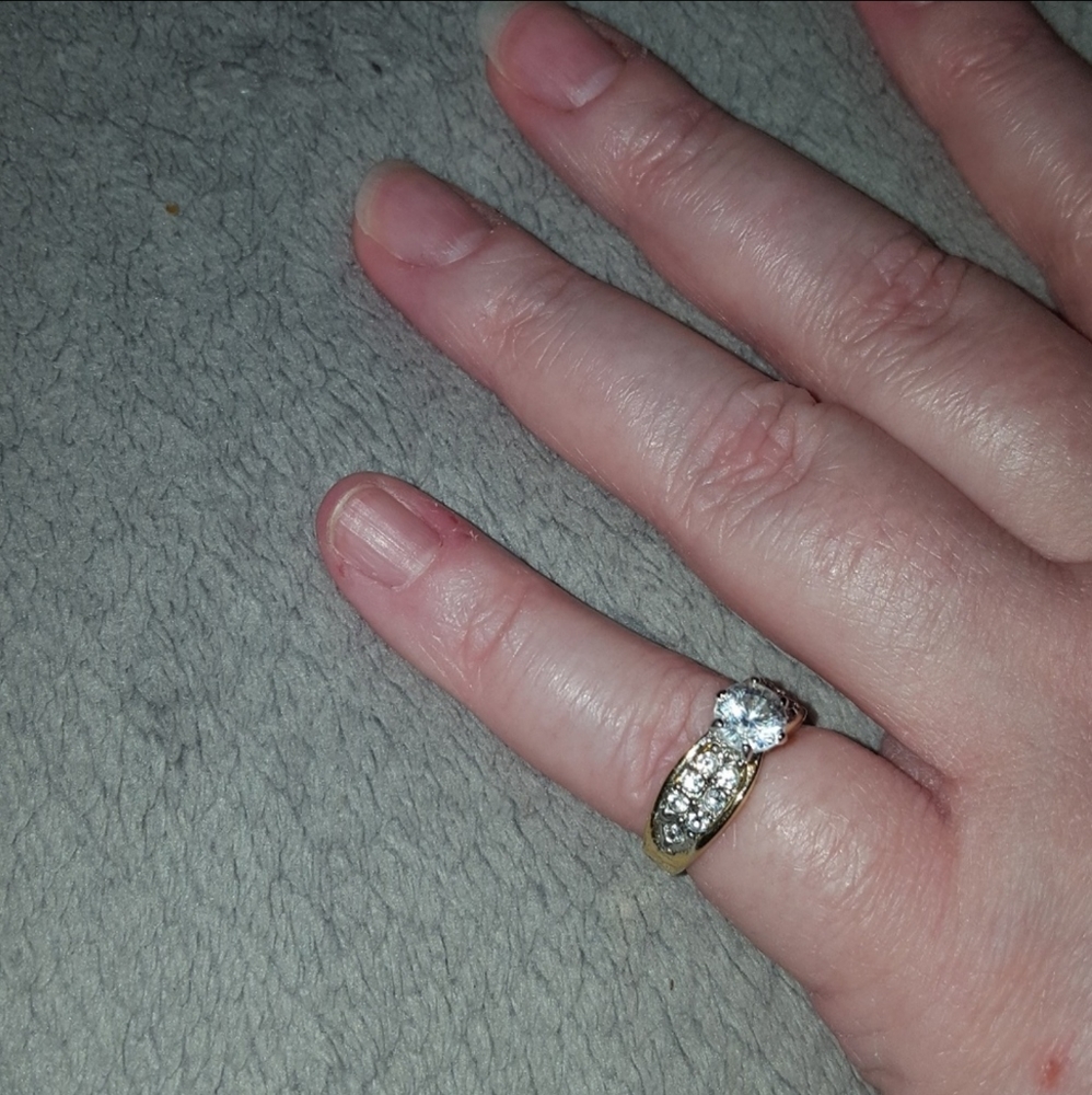 Grandma's ring - Picture 3 of 4